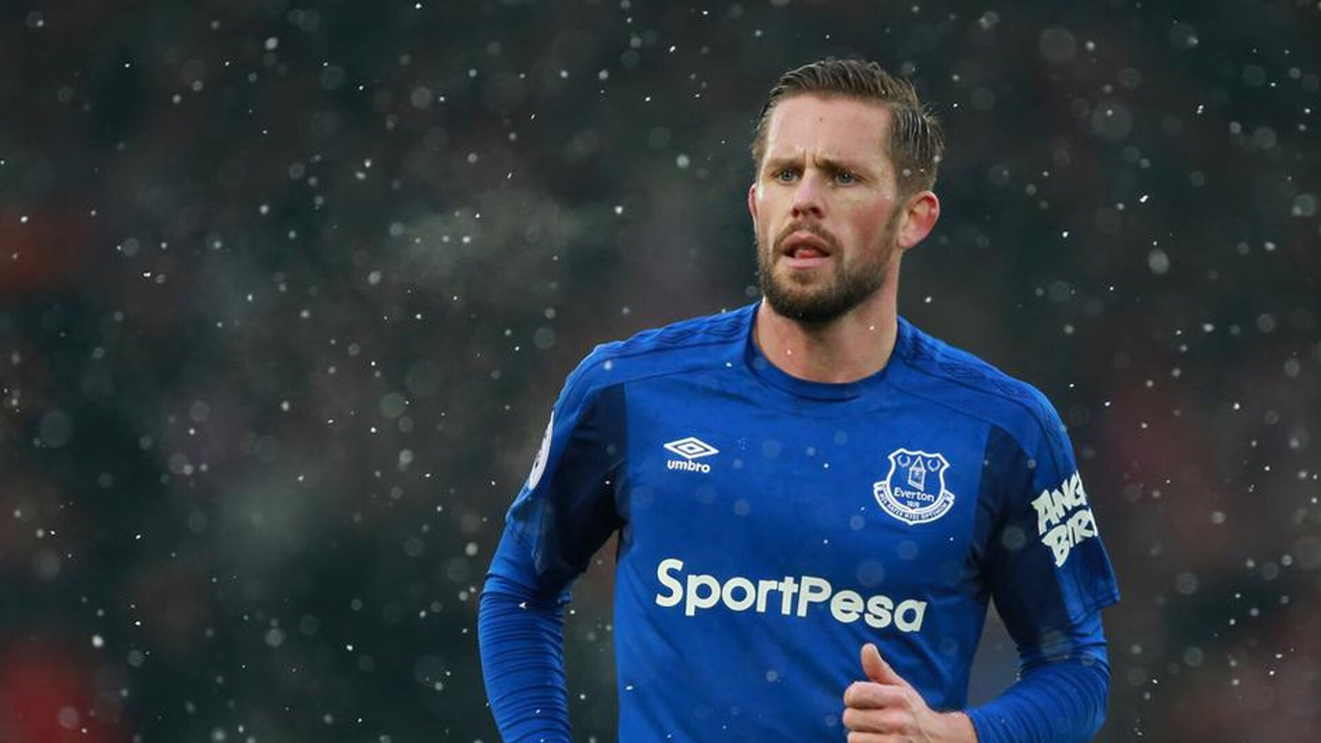 开云体育首页-争夺欧冠席位：积分榜上的激烈追逐持续进行，欧冠夺冠规则